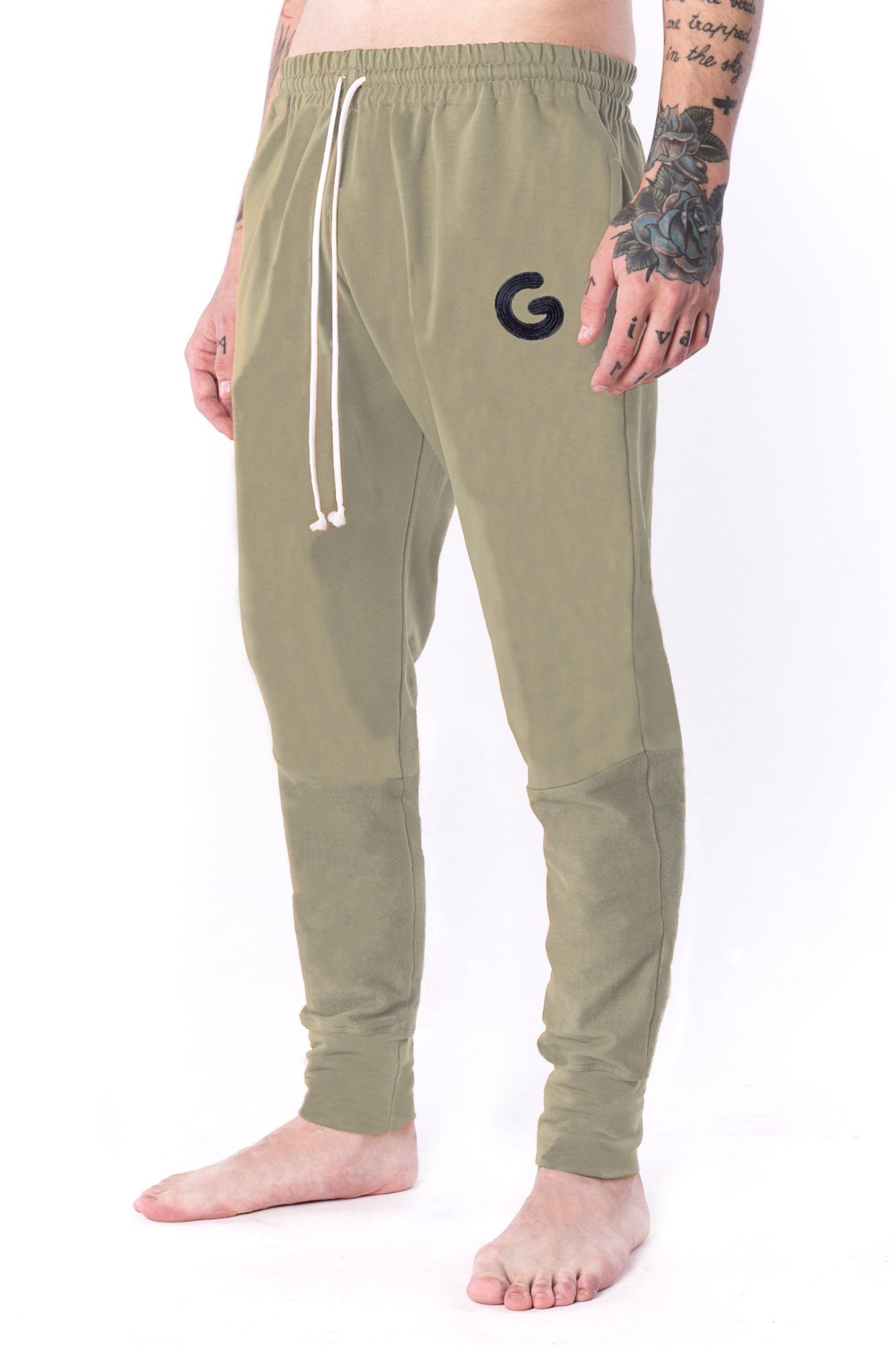 The Man Paneled Jogger 17 // biela káva