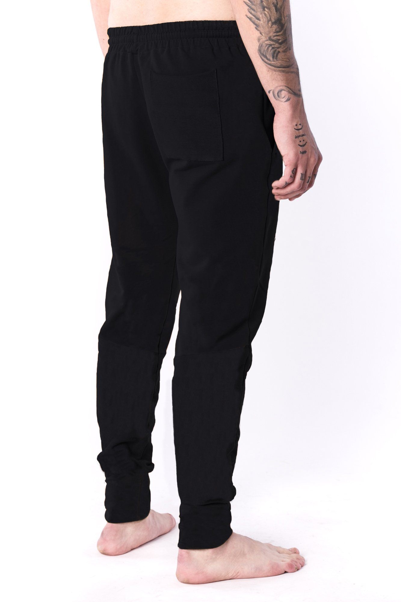 The Man Paneled Jogger 17 // black