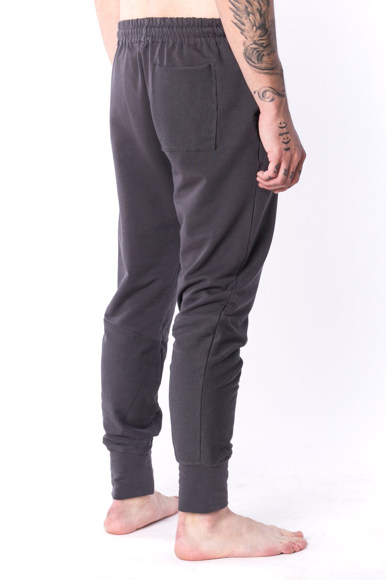 The Man Paneled Jogger 17 // drevené uhlie