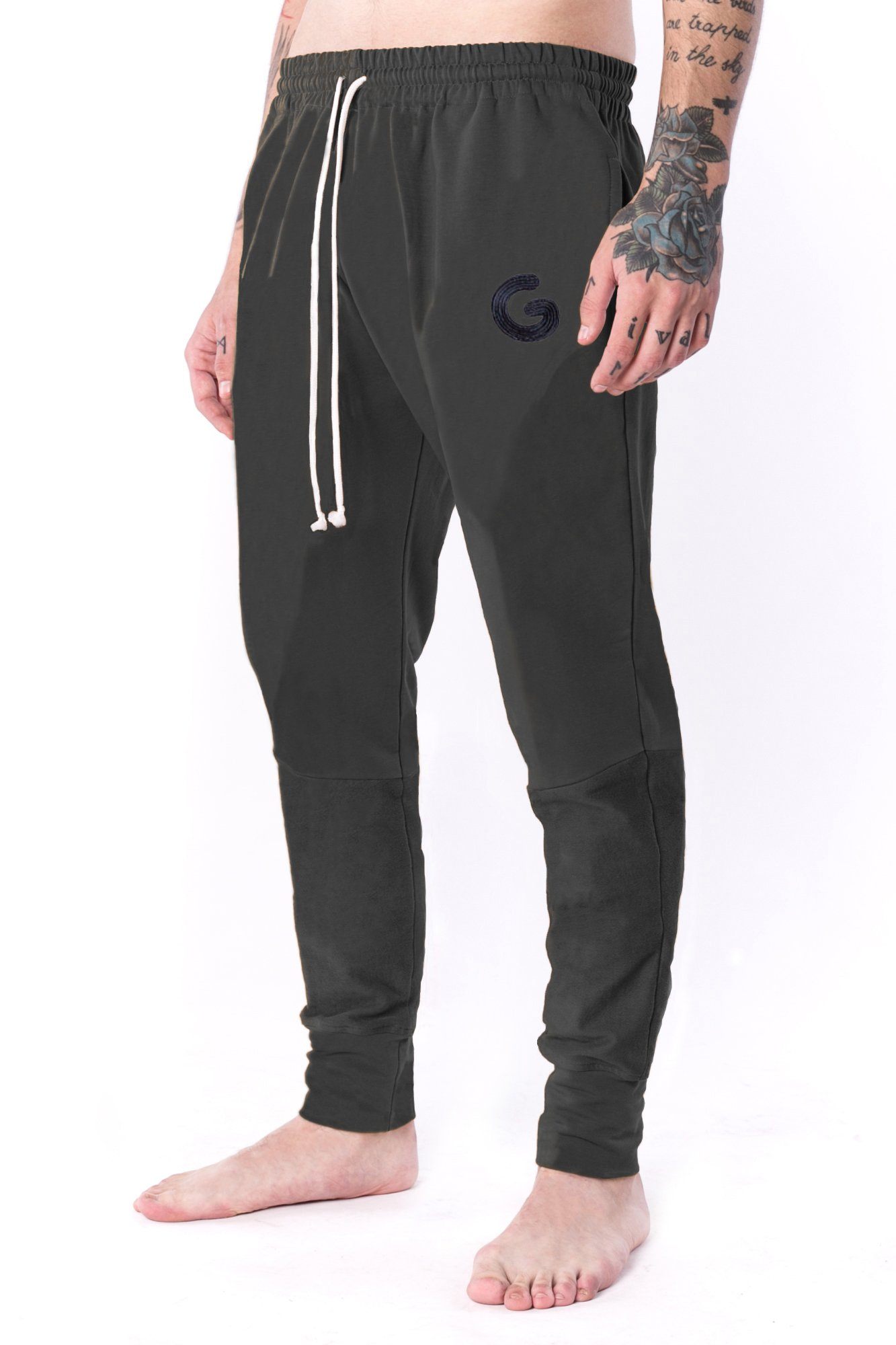 The Man Paneled Jogger 17 // tmavošedá