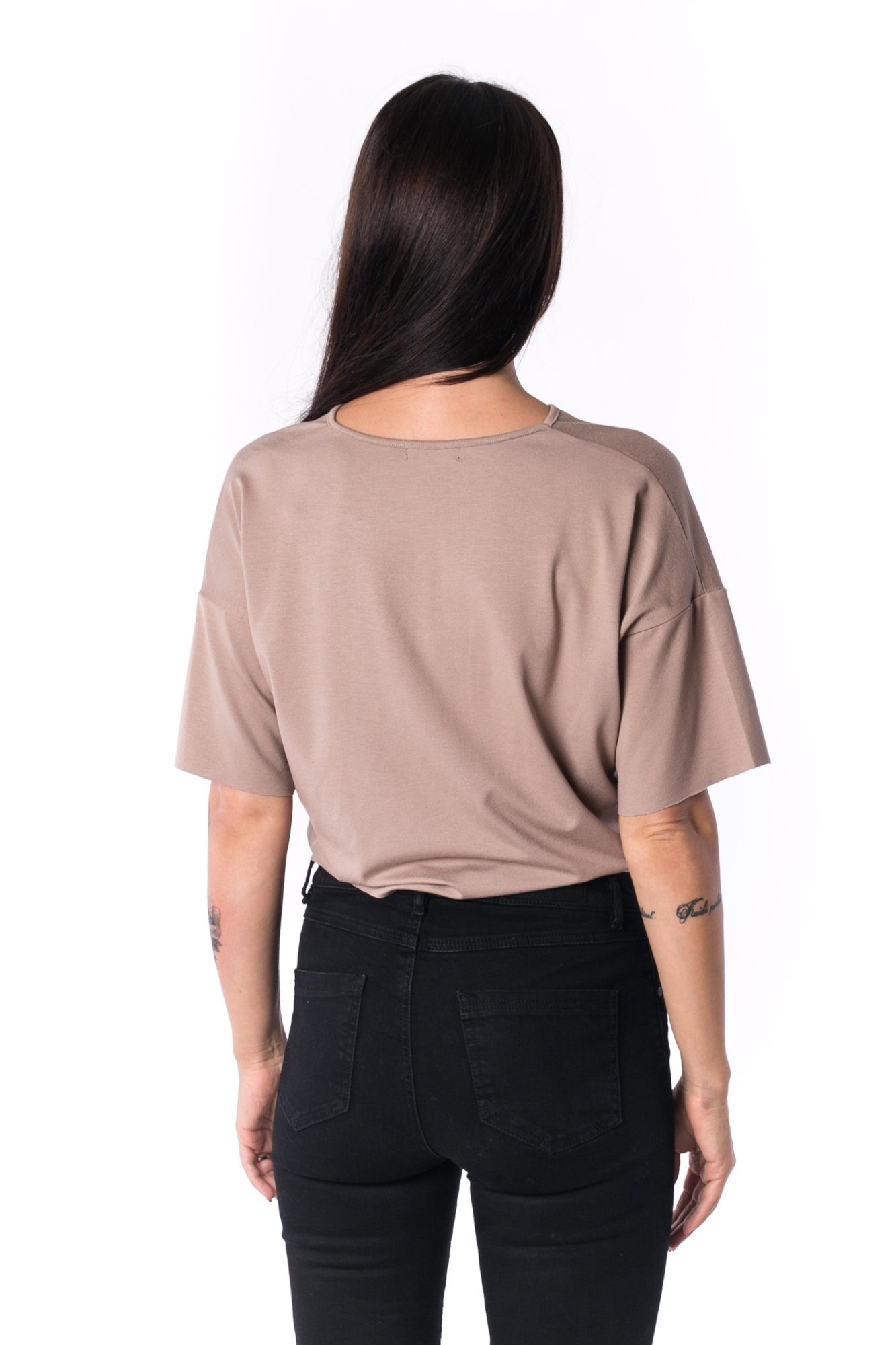TheG Woman Panelled Oversize Crop V-Neck Tee 17 // mocca